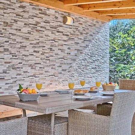 Marina 3* Трогир