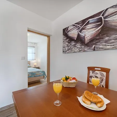 Marina 3* Трогир